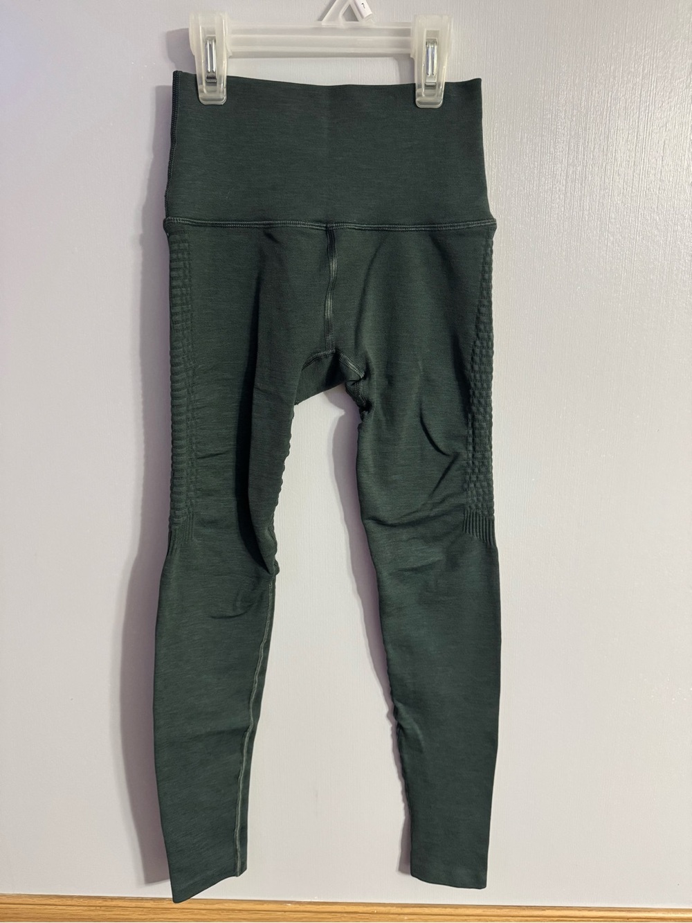 Alphalete Compress Seamless High-Waist Leggings in Olive Green Size XS